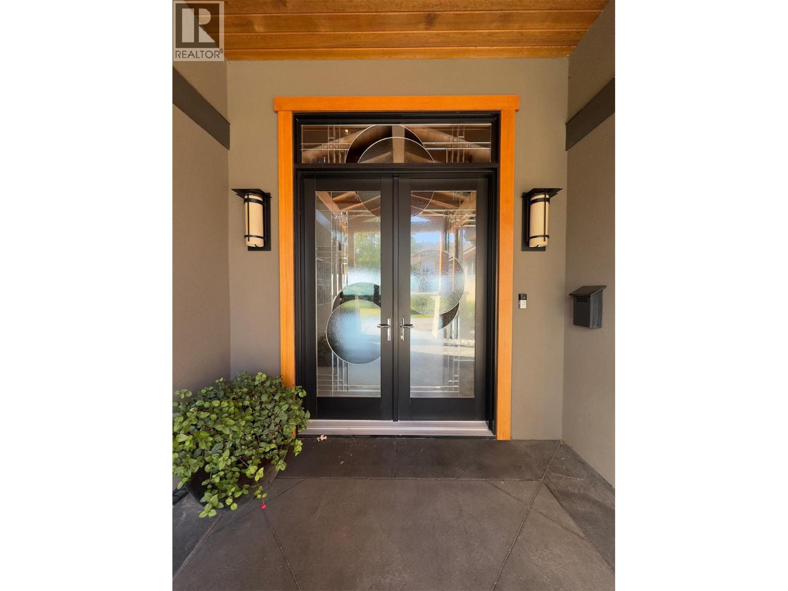 137 Westview Drive, Penticton, British Columbia  V2A 7V9 - Photo 6 - 10365396