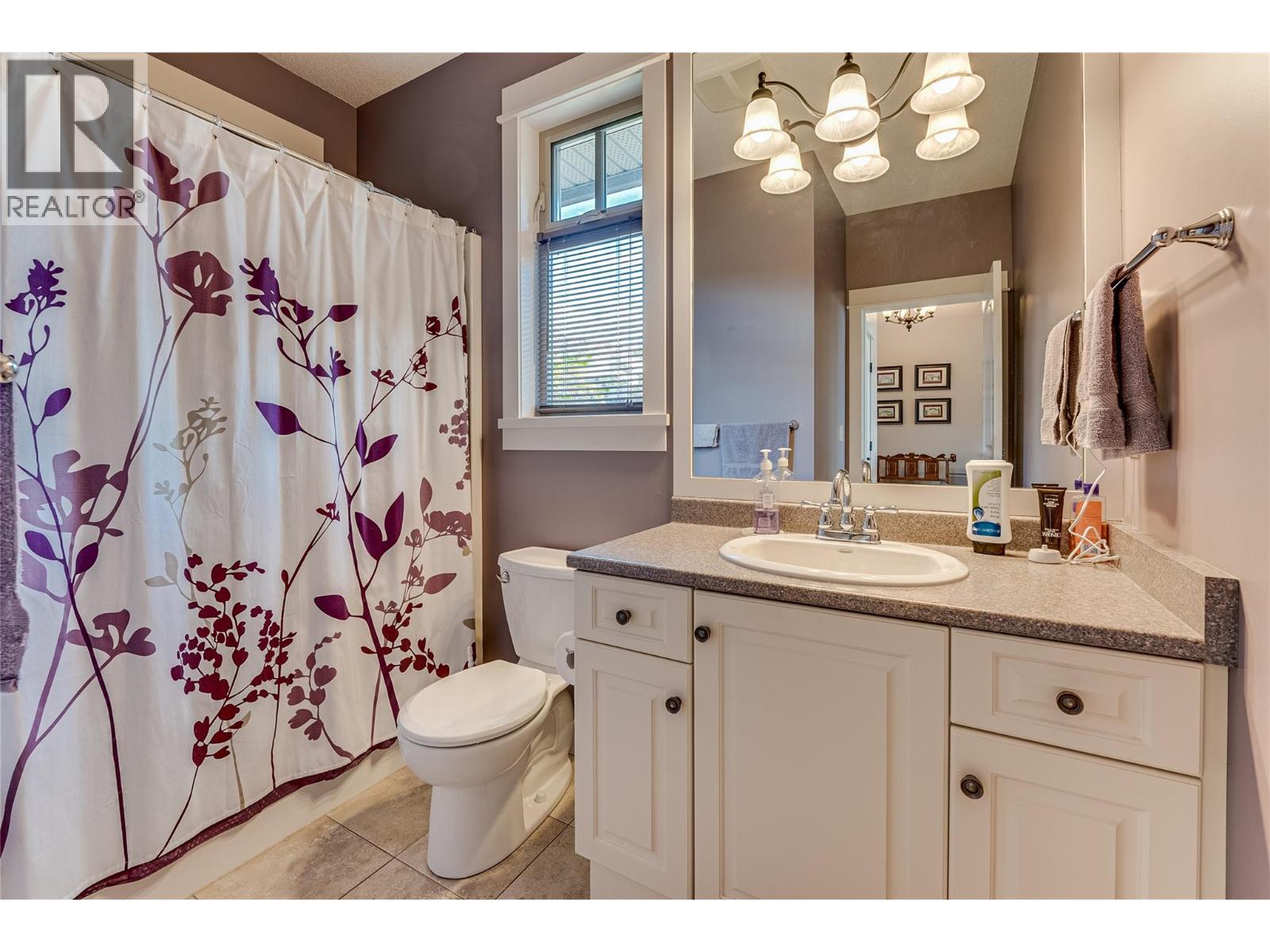 8768 Cortland Place, Coldstream, British Columbia  V1B 4B8 - Photo 10 - 10365499