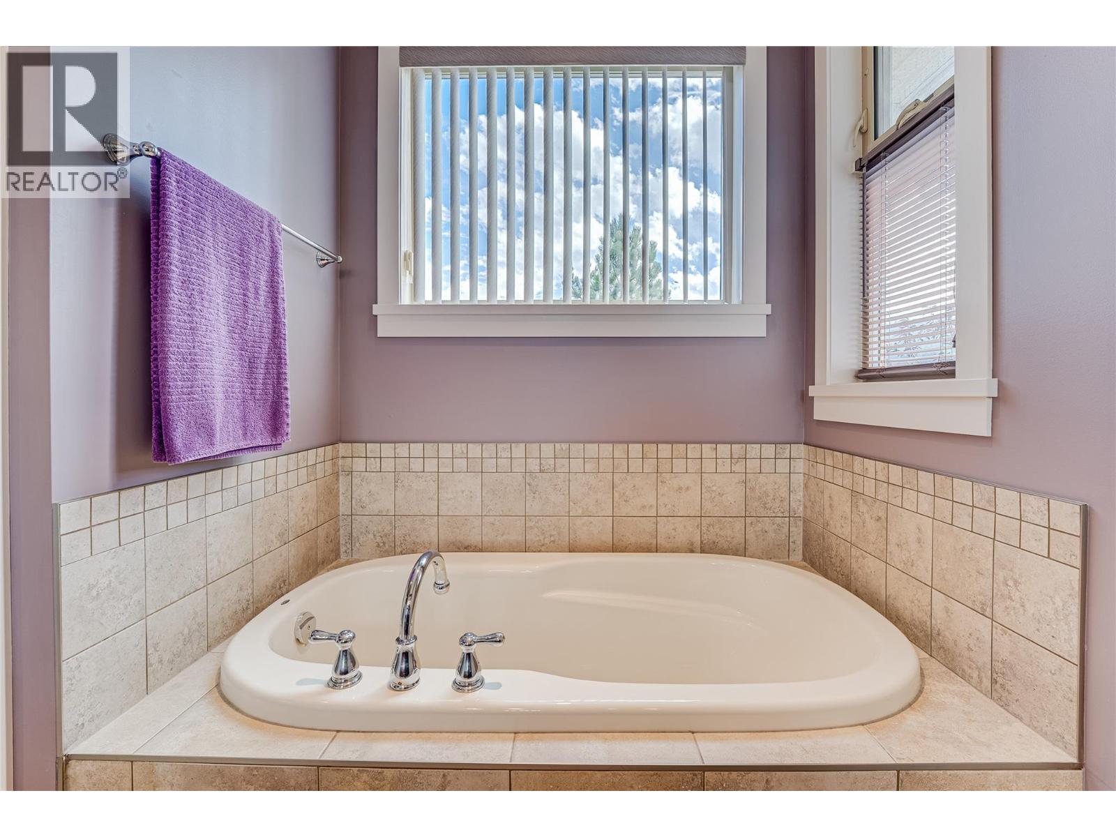 8768 Cortland Place, Coldstream, British Columbia  V1B 4B8 - Photo 19 - 10365499