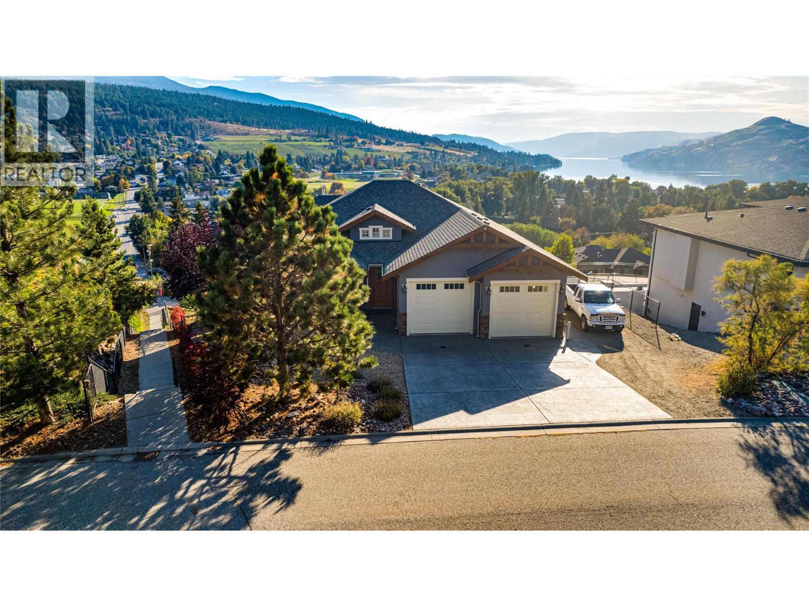 8768 Cortland Place, Coldstream, British Columbia  V1B 4B8 - Photo 2 - 10365499