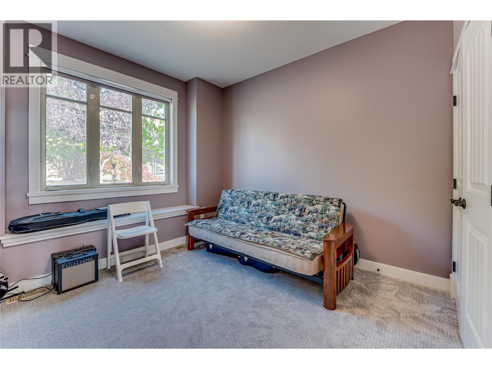 8768 Cortland Place, Coldstream, British Columbia  V1B 4B8 - Photo 8 - 10365499