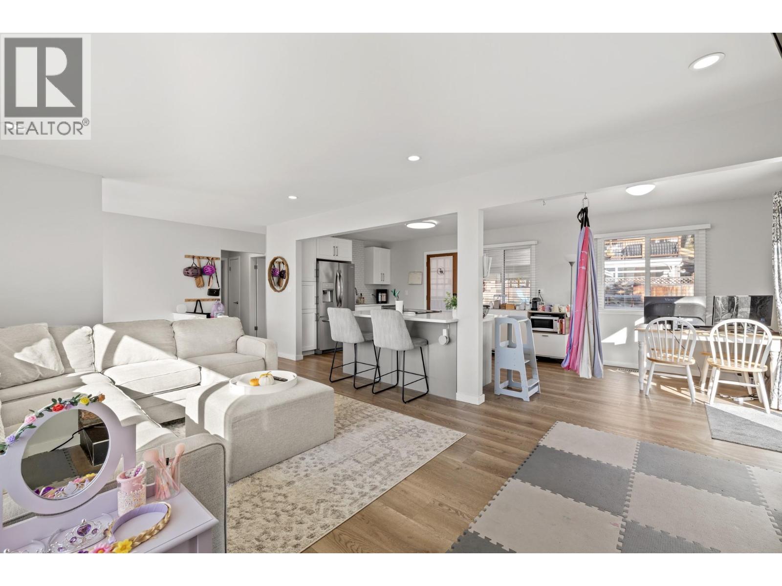 1390 Mountain Avenue, Kelowna, British Columbia  V1Y 7H4 - Photo 4 - 10365174