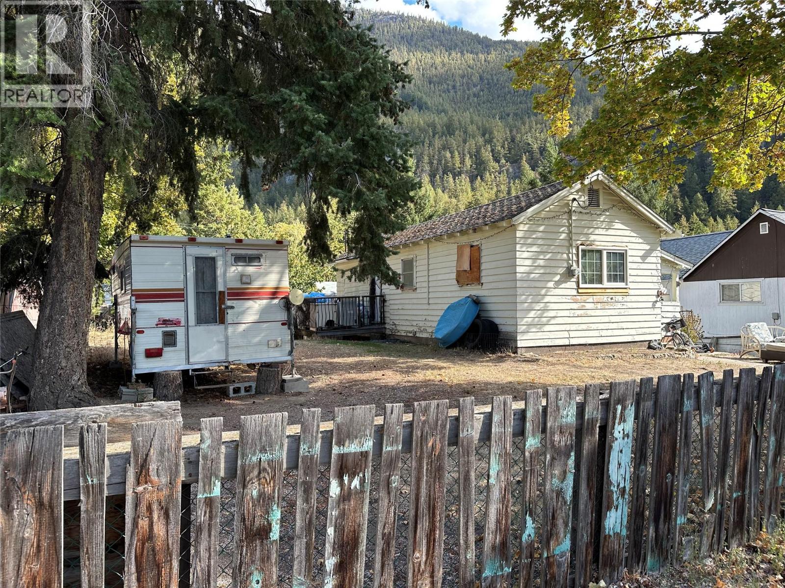 959 Cawston Avenue, Hedley, British Columbia  V0K 1K0 - Photo 3 - 10365683