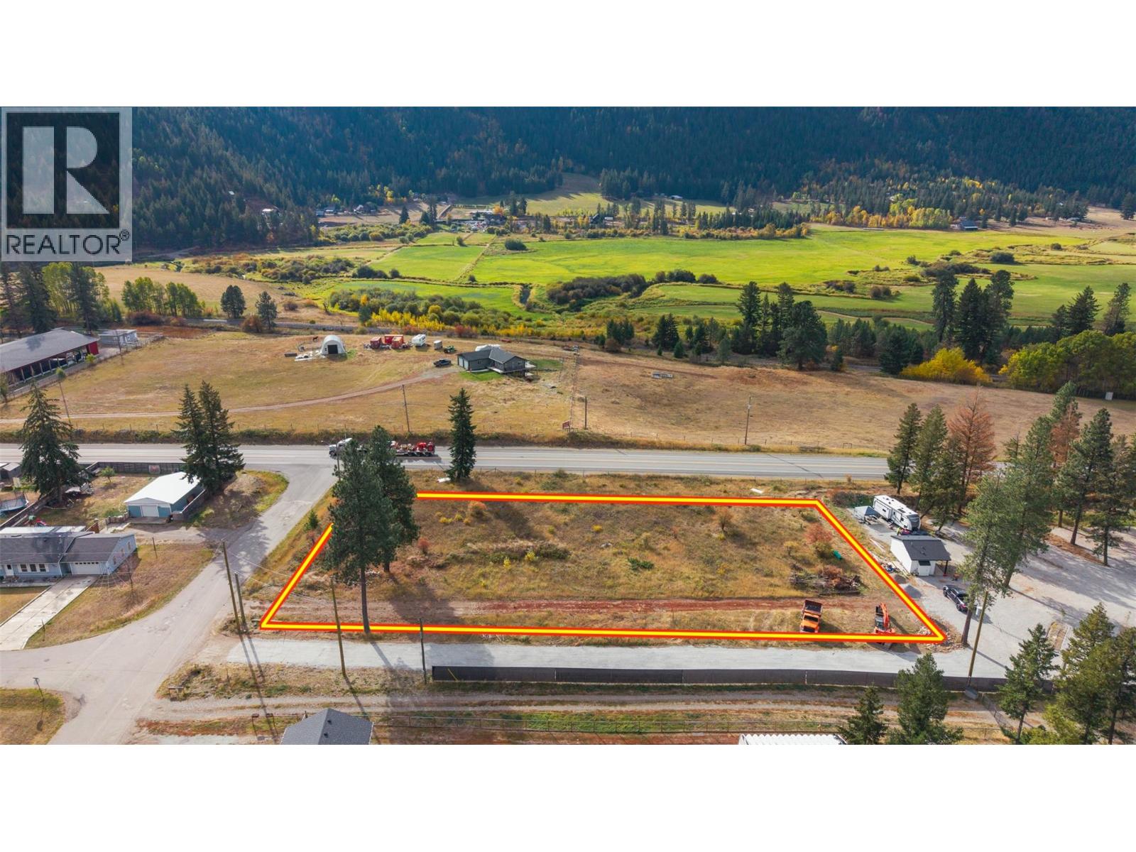 2946 Westridge Drive, Falkland, British Columbia  V0E 1W0 - Photo 2 - 10365408