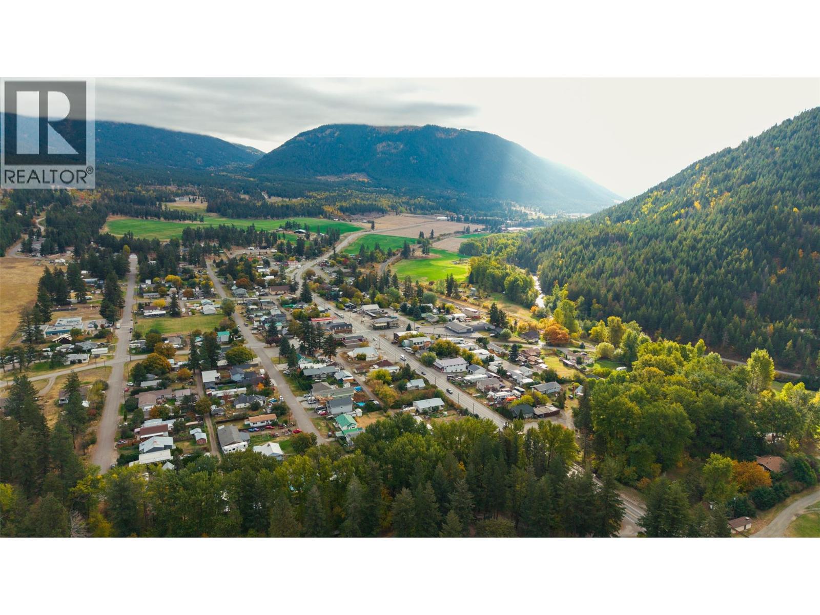 2946 Westridge Drive, Falkland, British Columbia  V0E 1W0 - Photo 4 - 10365408