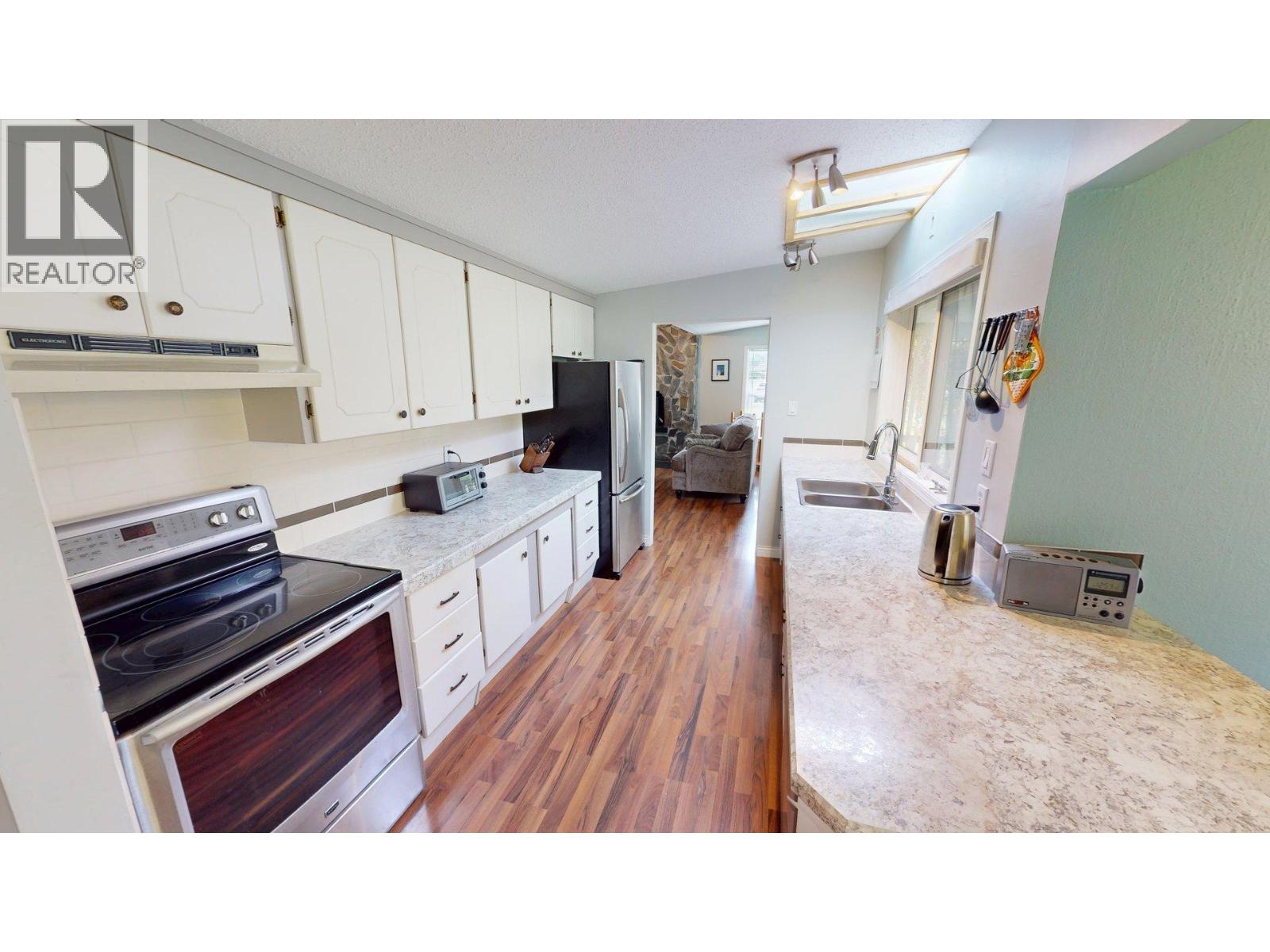 339 Birch Street, Chase, British Columbia  V0E 1M0 - Photo 5 - 10365492