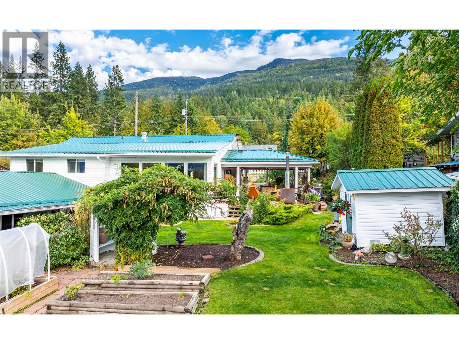 1529 Russel Avenue, Riondel, British Columbia  V0B 2B0 - Photo 16 - 10365772