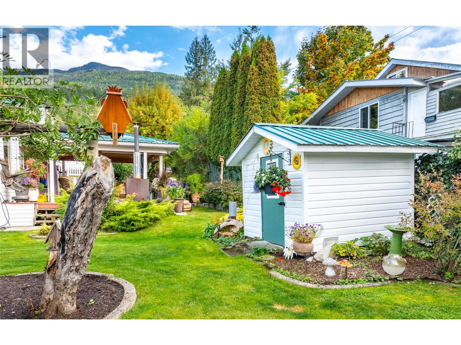 1529 Russel Avenue, Riondel, British Columbia  V0B 2B0 - Photo 17 - 10365772