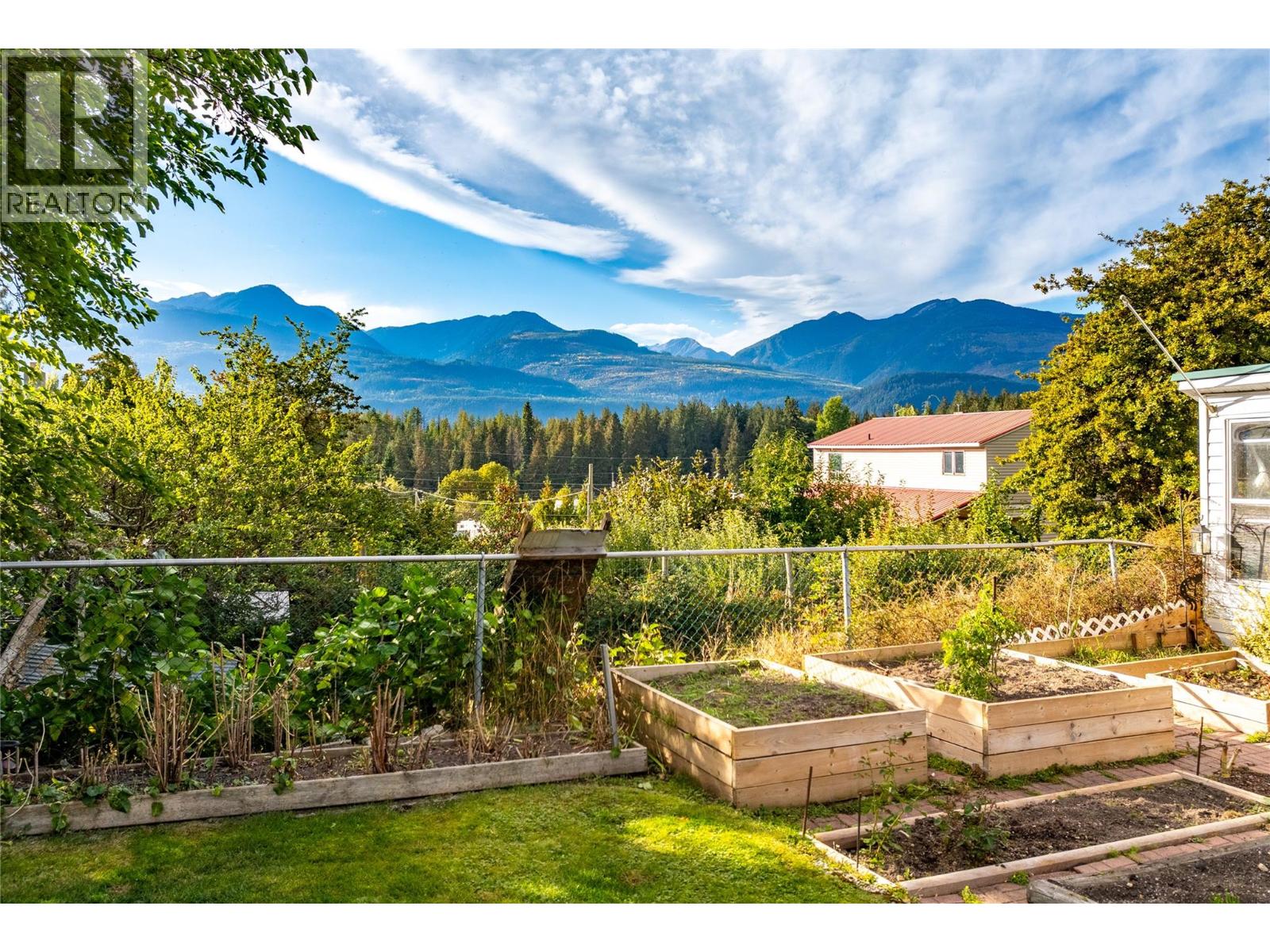 1529 Russel Avenue, Riondel, British Columbia  V0B 2B0 - Photo 30 - 10365772