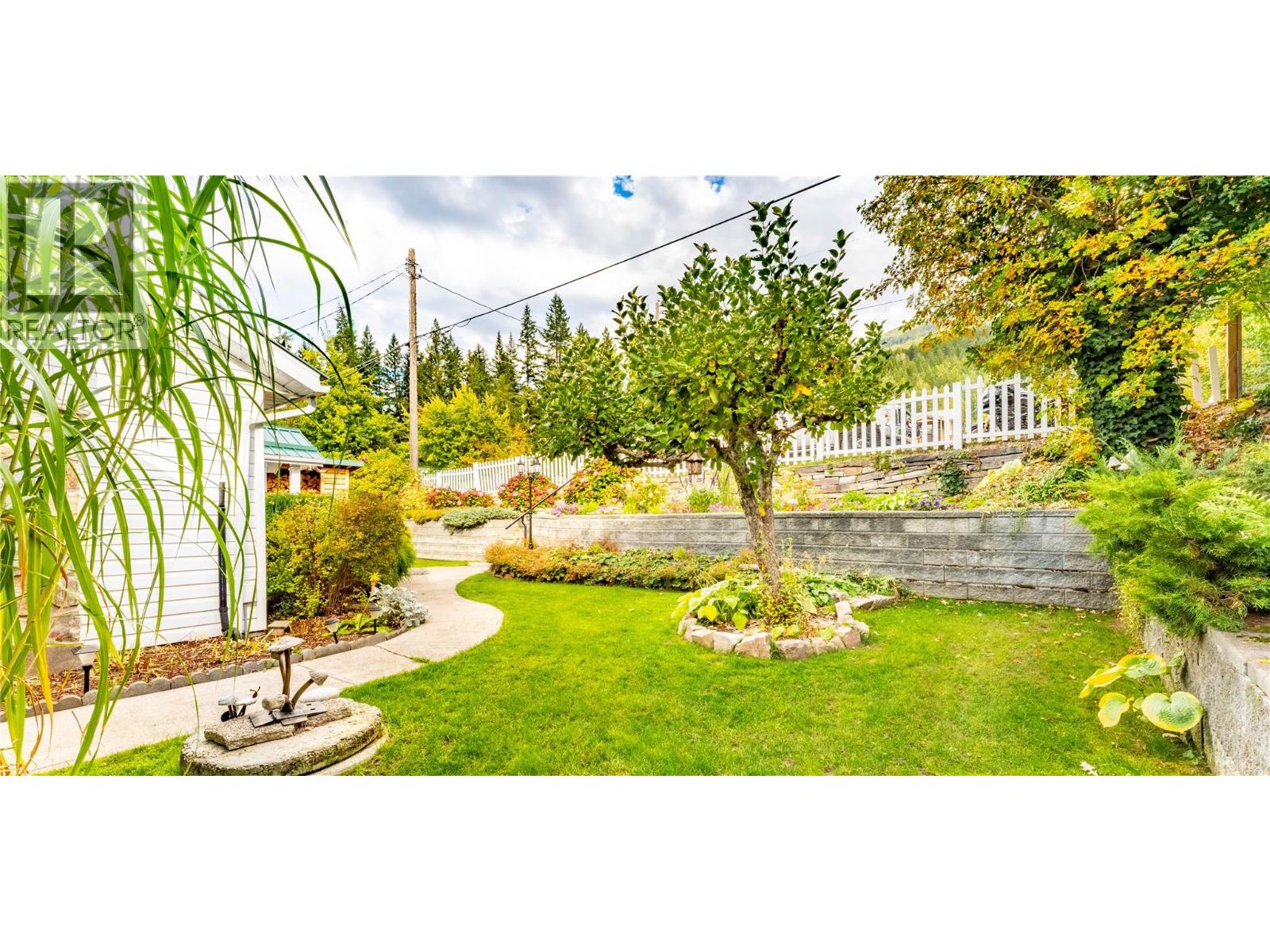 1529 Russel Avenue, Riondel, British Columbia  V0B 2B0 - Photo 40 - 10365772