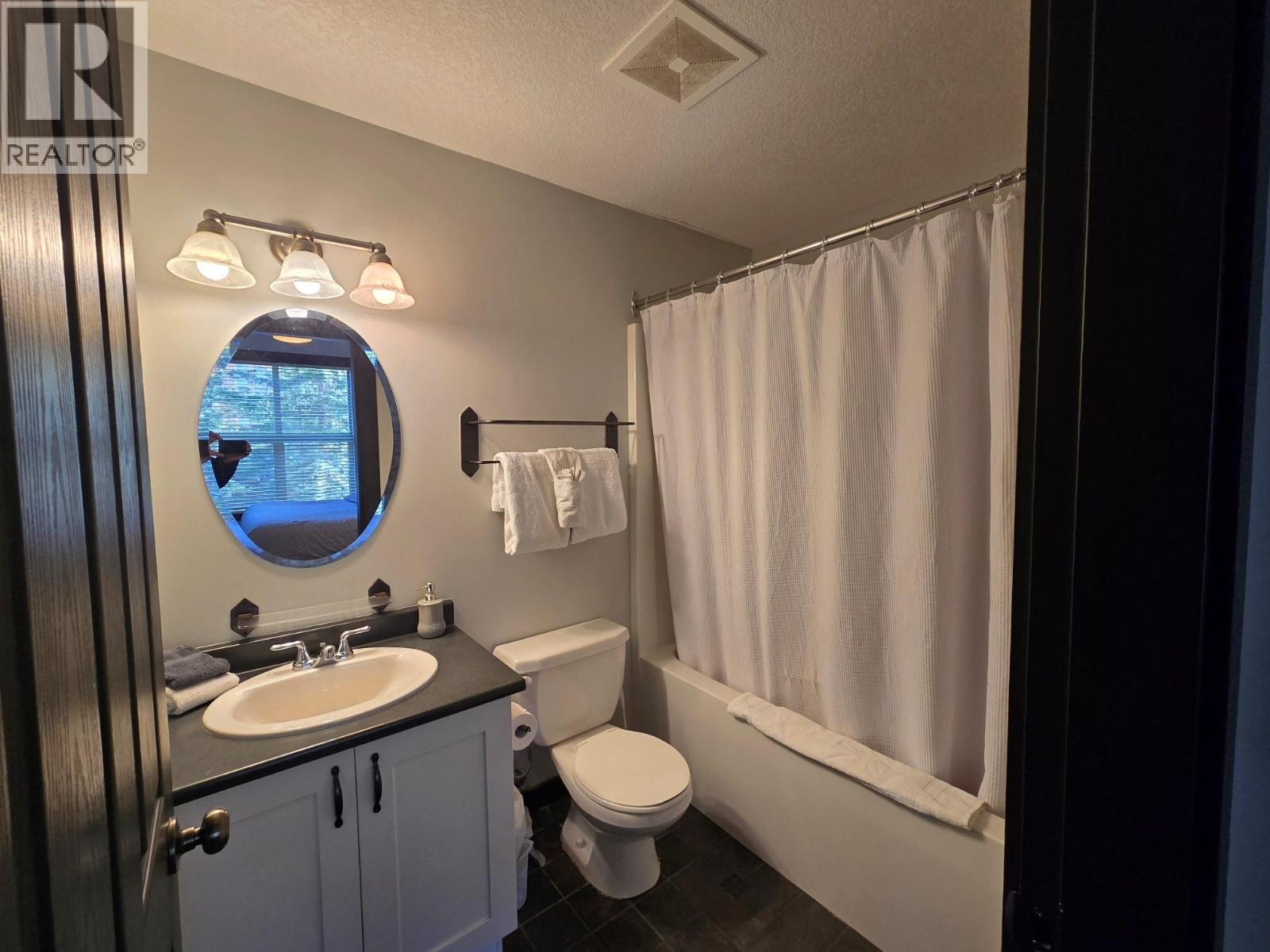 2070 Summit Drive Unit# 201a, Panorama, British Columbia  V0A 1T0 - Photo 17 - 10365829