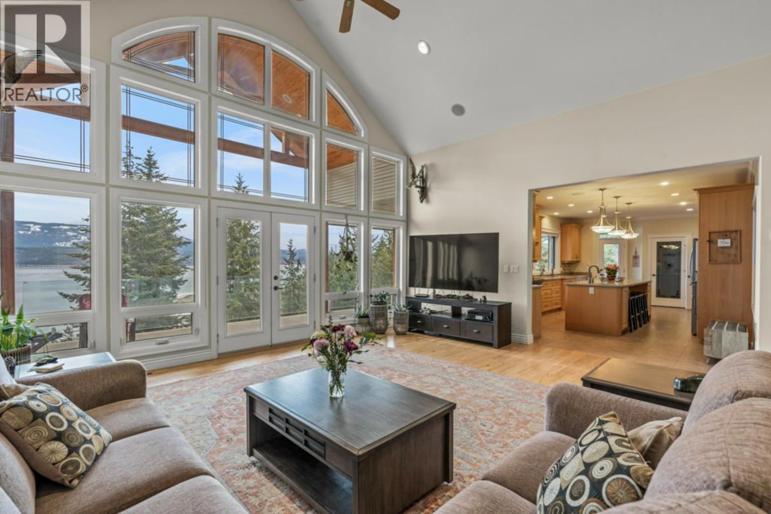 5694 Trans Canada Highway Nw, Salmon Arm, British Columbia  V1E 3A2 - Photo 1 - 10365896