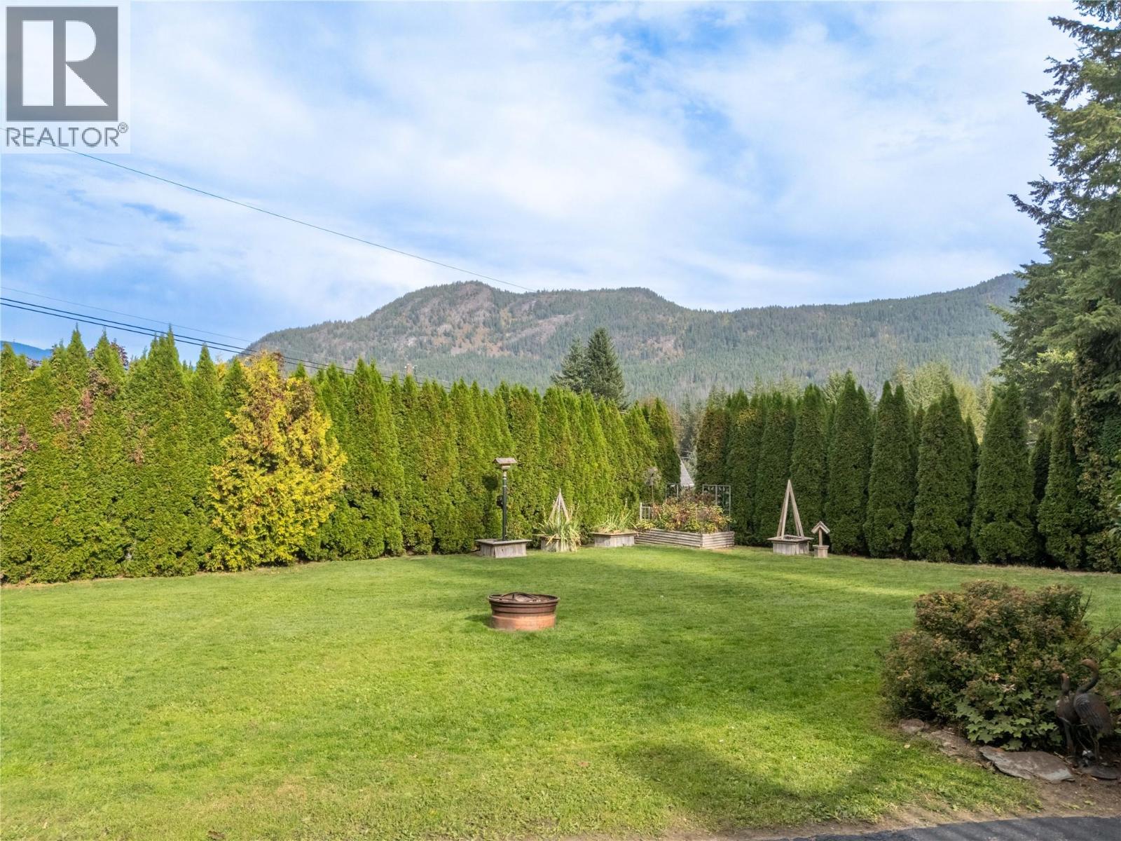 2462 Leisure Road, Blind Bay, British Columbia  V0E 1H1 - Photo 12 - 10365723