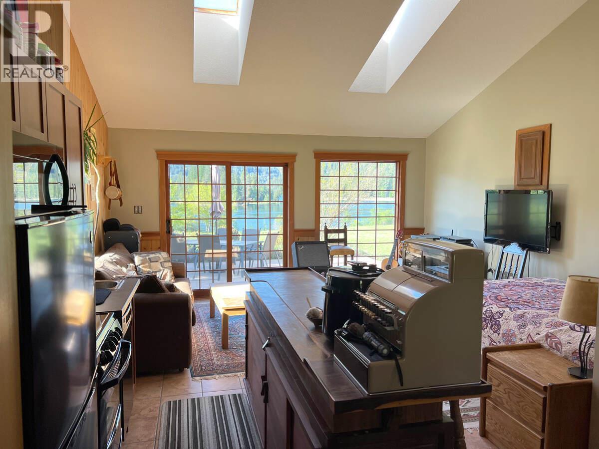 2719 Davidson Road, Shoreacres, British Columbia  V1N 4P9 - Photo 32 - 10365912