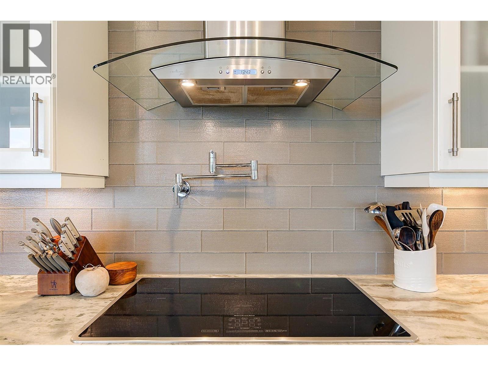 738 Highpointe Drive, Kelowna, British Columbia  V1V 2Y1 - Photo 14 - 10365685