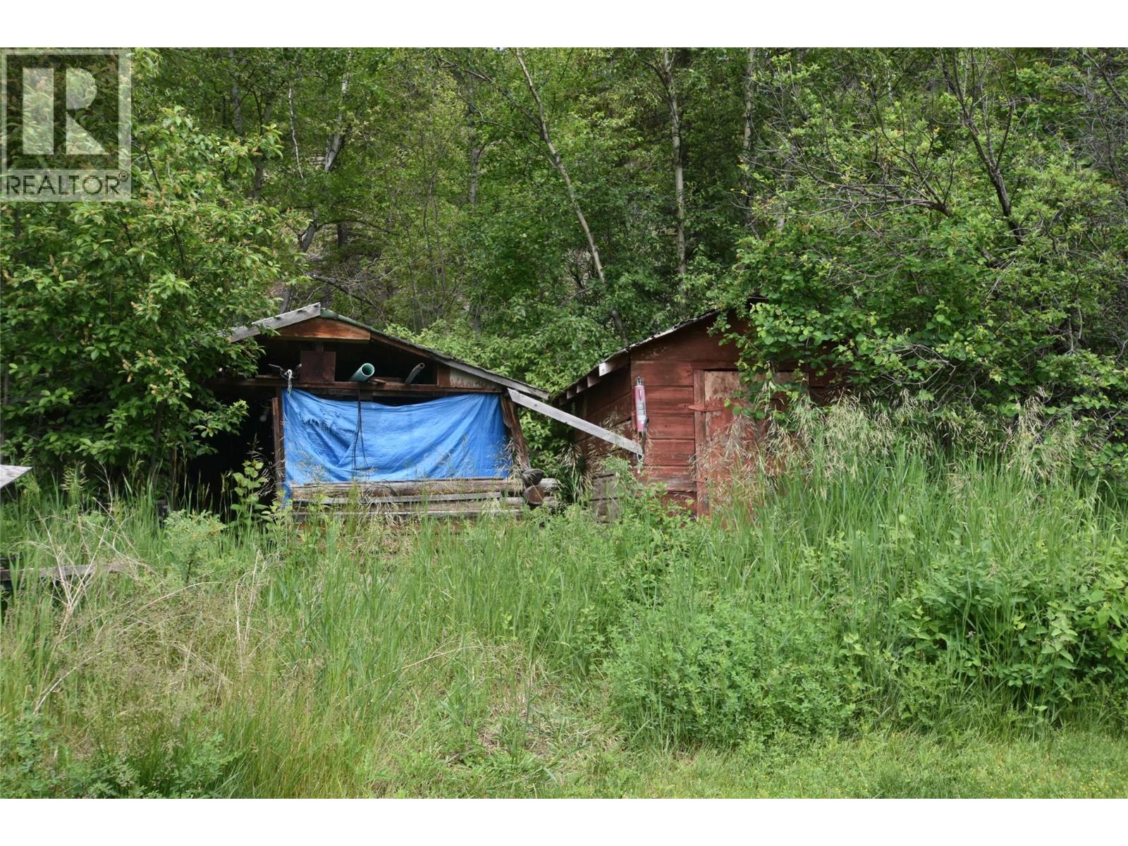 5057 Bradford Road, Skookumchuck, British Columbia  V0B 2E0 - Photo 16 - 10365859