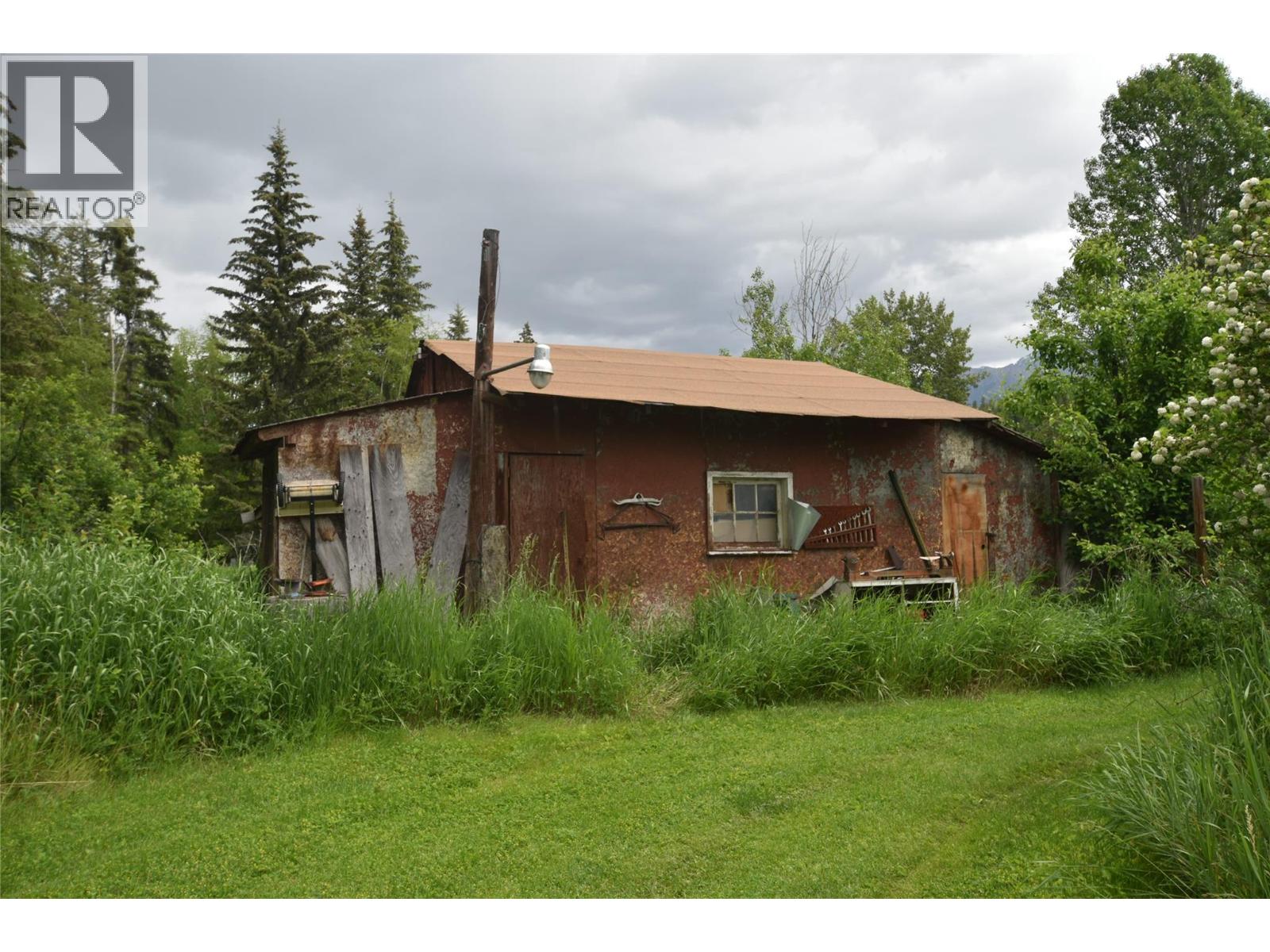5057 Bradford Road, Skookumchuck, British Columbia  V0B 2E0 - Photo 17 - 10365859