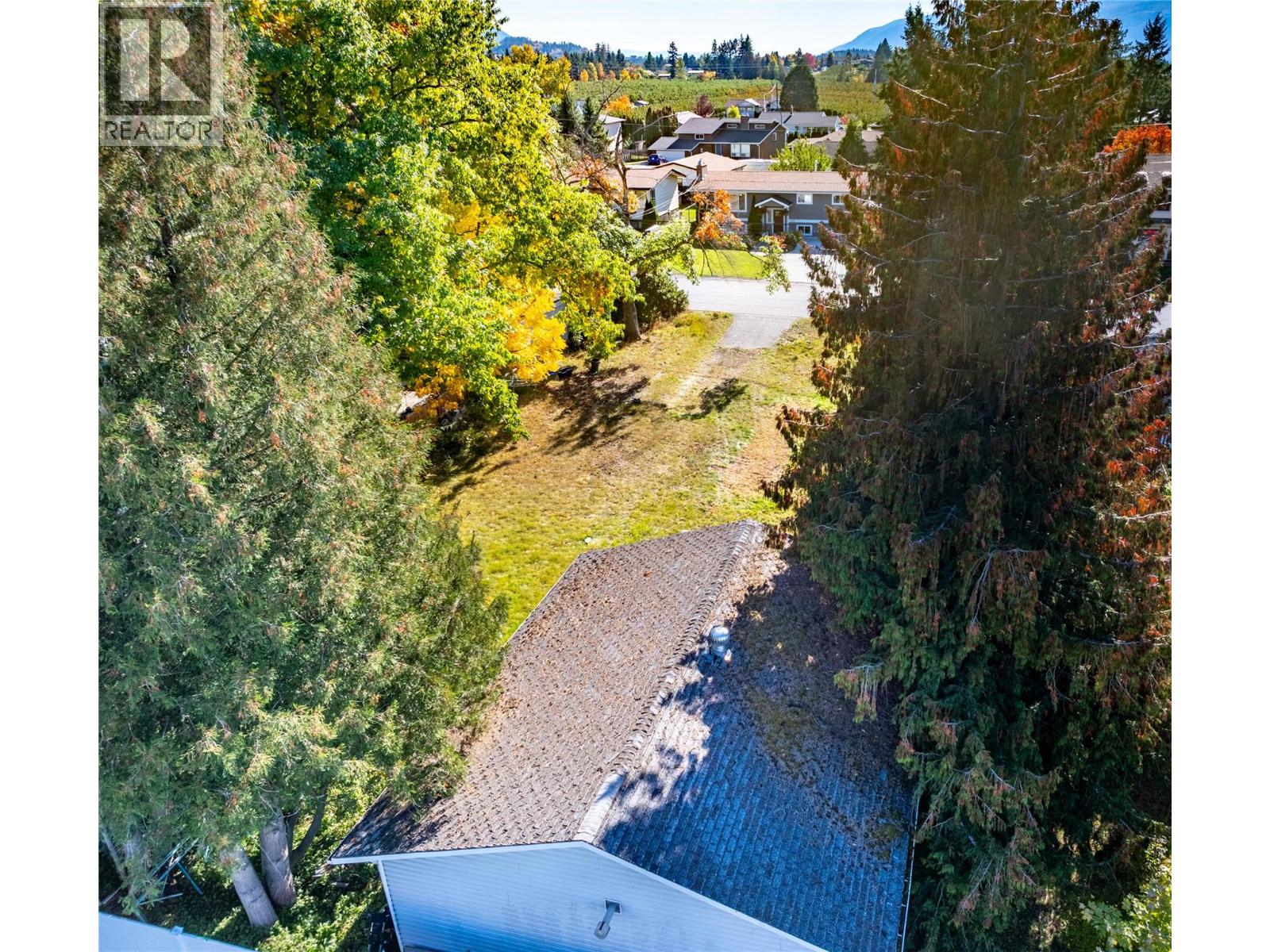 2104 Ash Street, Creston, British Columbia  V0B 1G0 - Photo 10 - 10365872