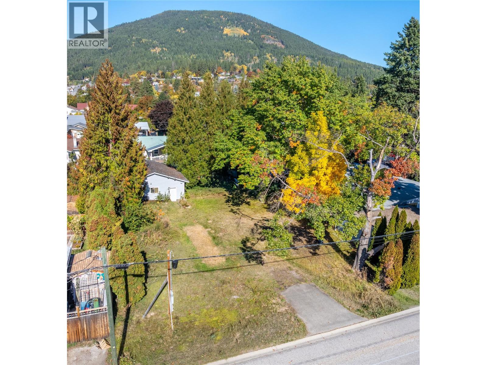 2104 Ash Street, Creston, British Columbia  V0B 1G0 - Photo 8 - 10365872