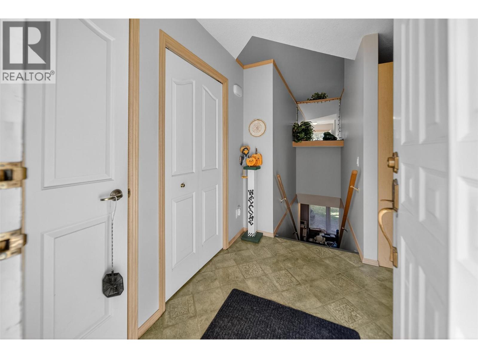 7250 Olsen Road, Jaffray, British Columbia  V0B 1T0 - Photo 11 - 10365735