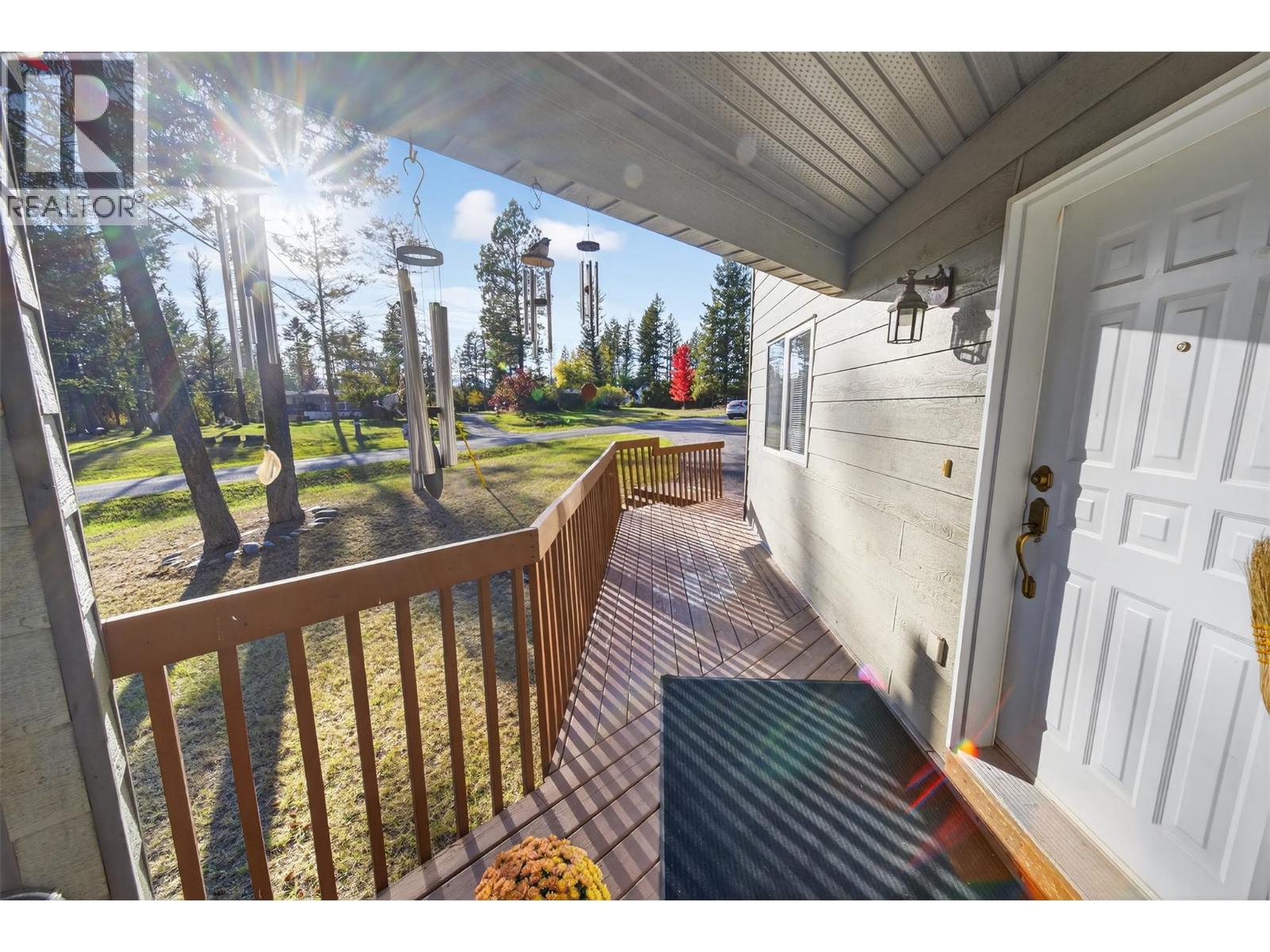 7250 Olsen Road, Jaffray, British Columbia  V0B 1T0 - Photo 8 - 10365735