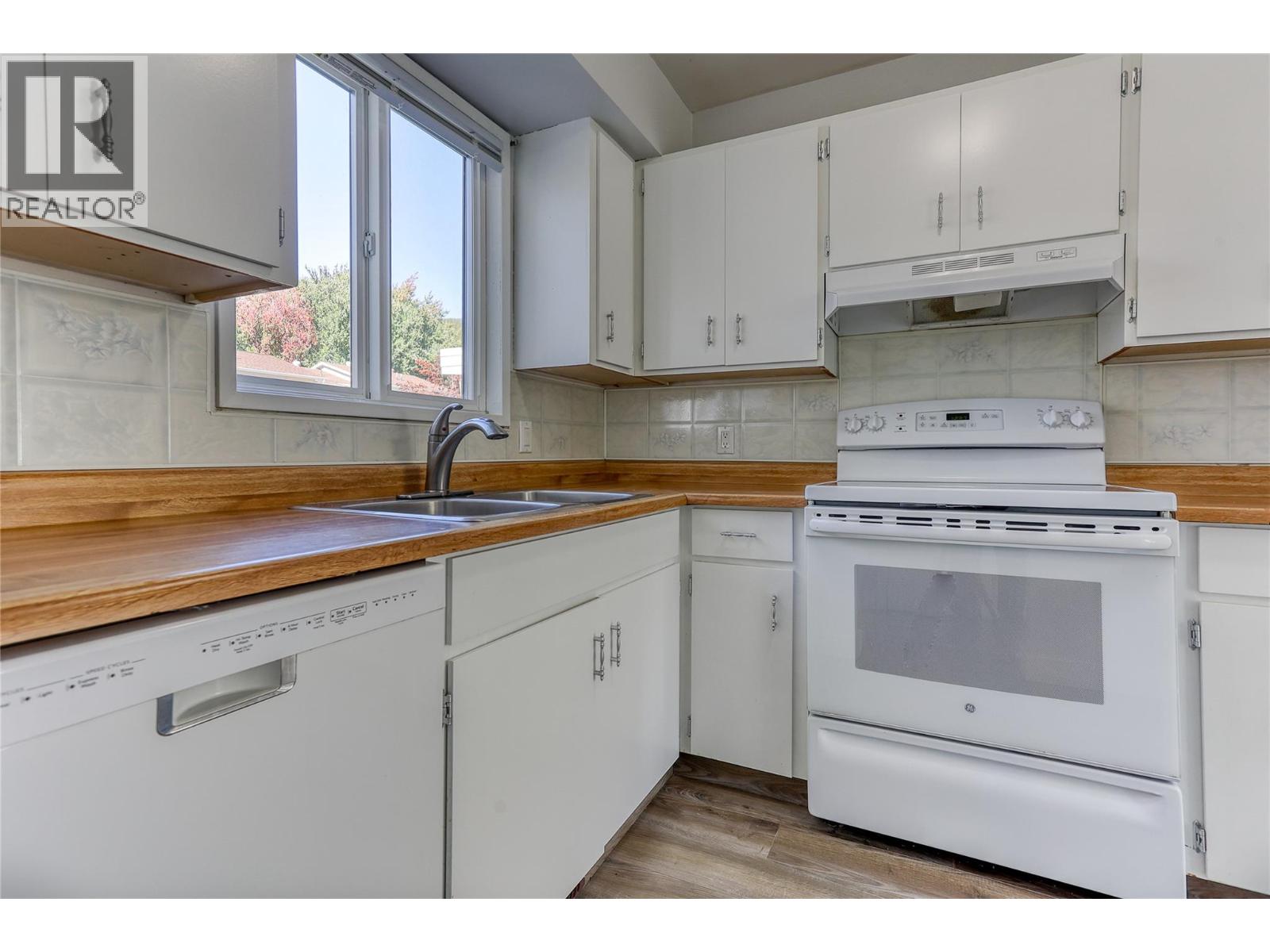 3366 Laurel Crescent, Trail, British Columbia  V1R 4M5 - Photo 10 - 10365750