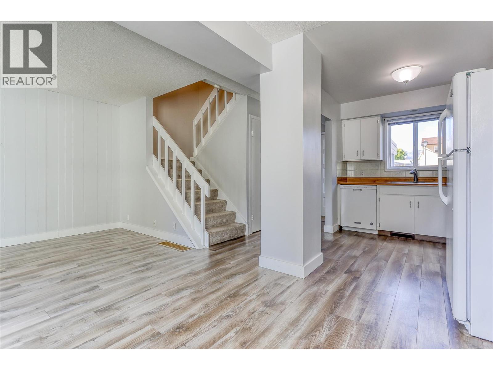 3366 Laurel Crescent, Trail, British Columbia  V1R 4M5 - Photo 12 - 10365750