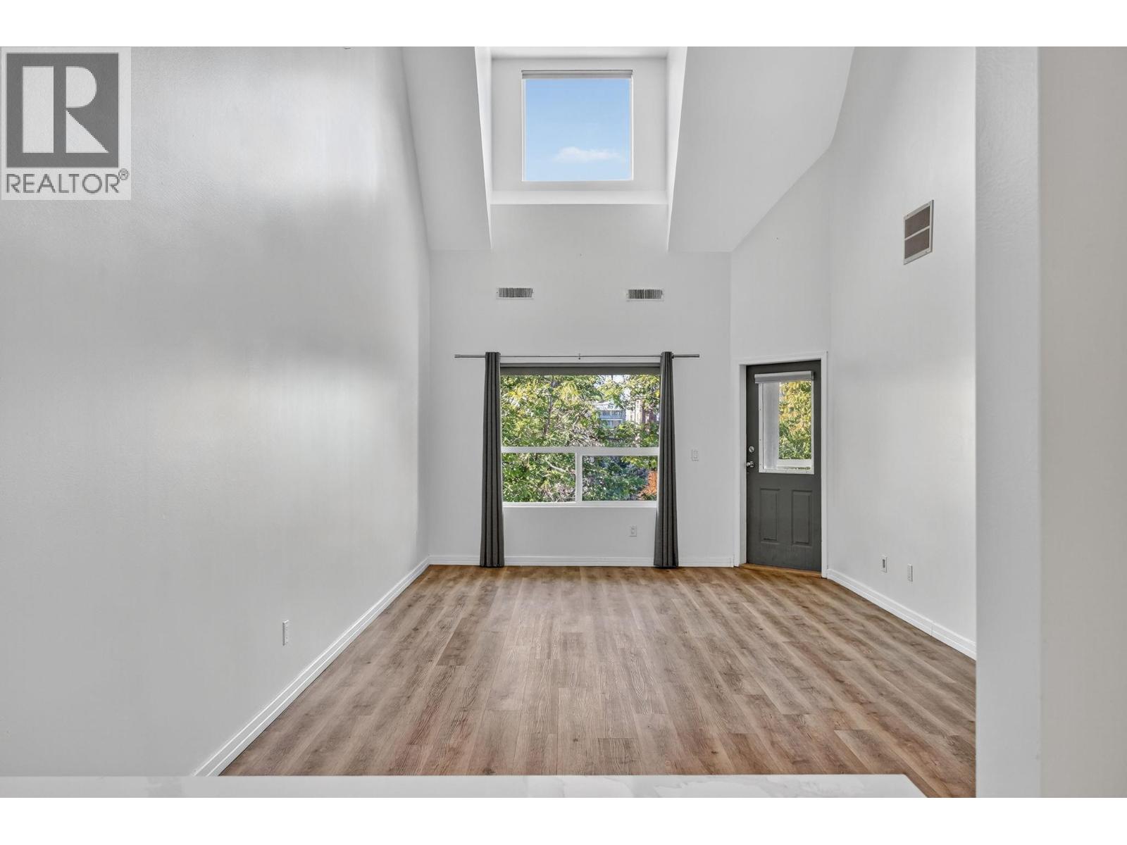 1965 Durnin Road Unit# 308, Kelowna, British Columbia  V1X 7K6 - Photo 4 - 10365984