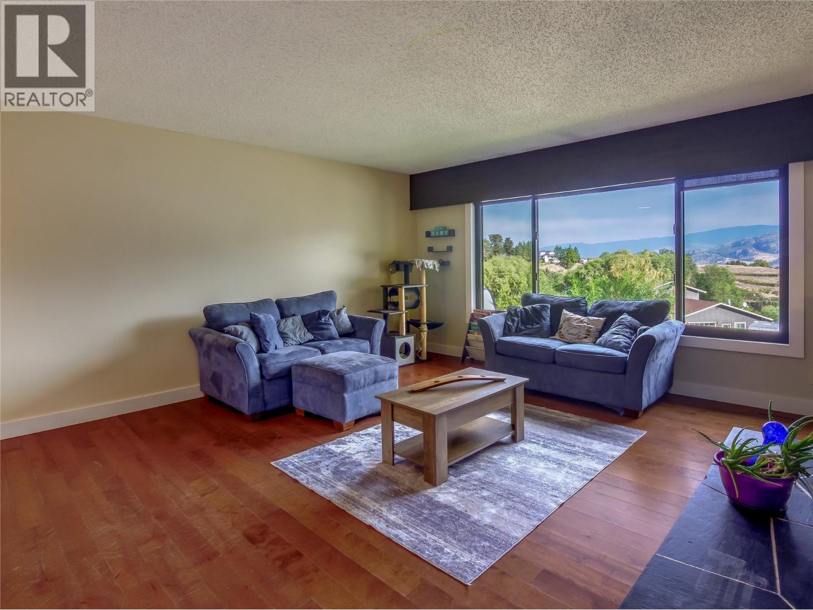 122 Arlayne Road, Kaleden, British Columbia  V0H 1K0 - Photo 3 - 10365921