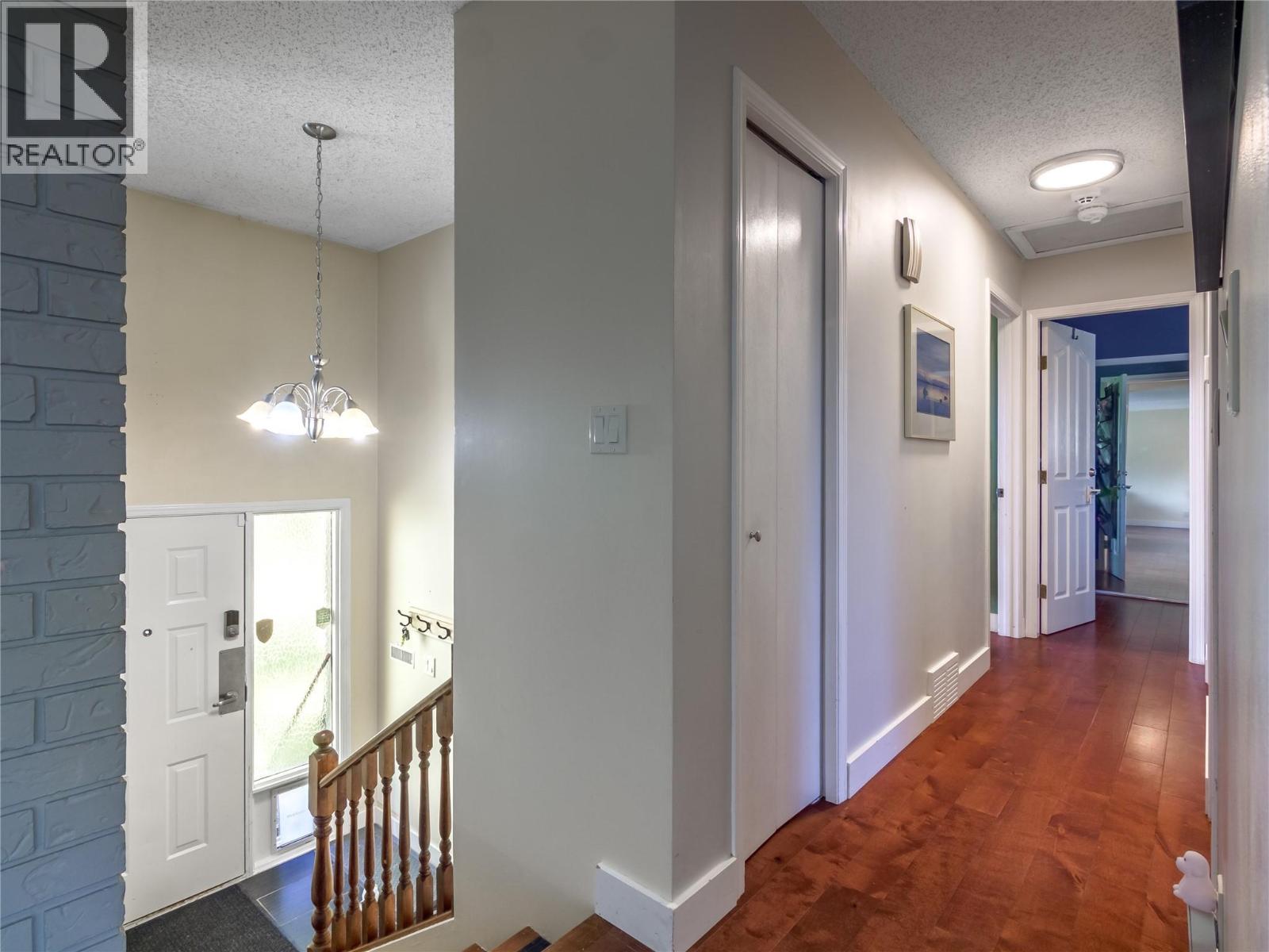 122 Arlayne Road, Kaleden, British Columbia  V0H 1K0 - Photo 9 - 10365921