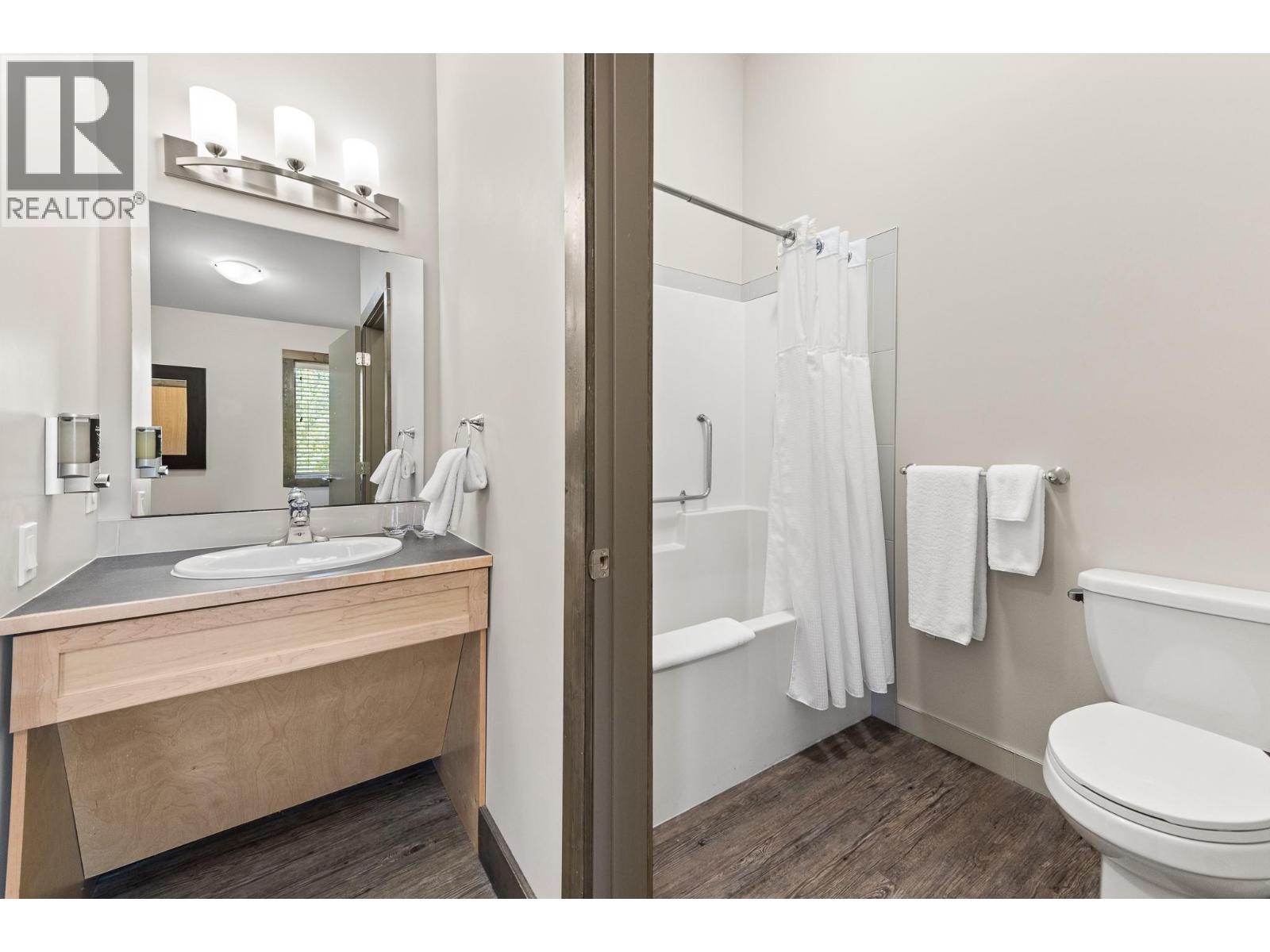 360 Strayhorse Road Unit# L-13, Apex Mountain, British Columbia  V0X 1K0 - Photo 12 - 10366064