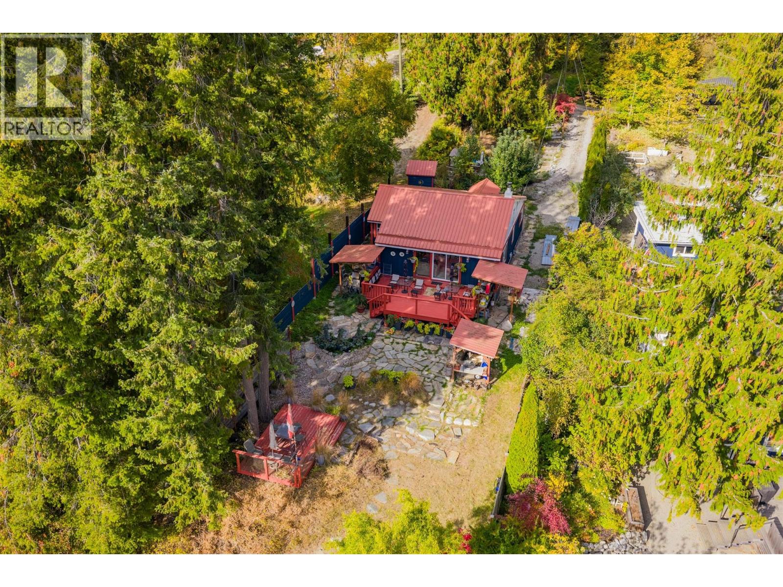 7460 Highway 3a, Balfour, British Columbia  V1L 7E9 - Photo 2 - 10366034