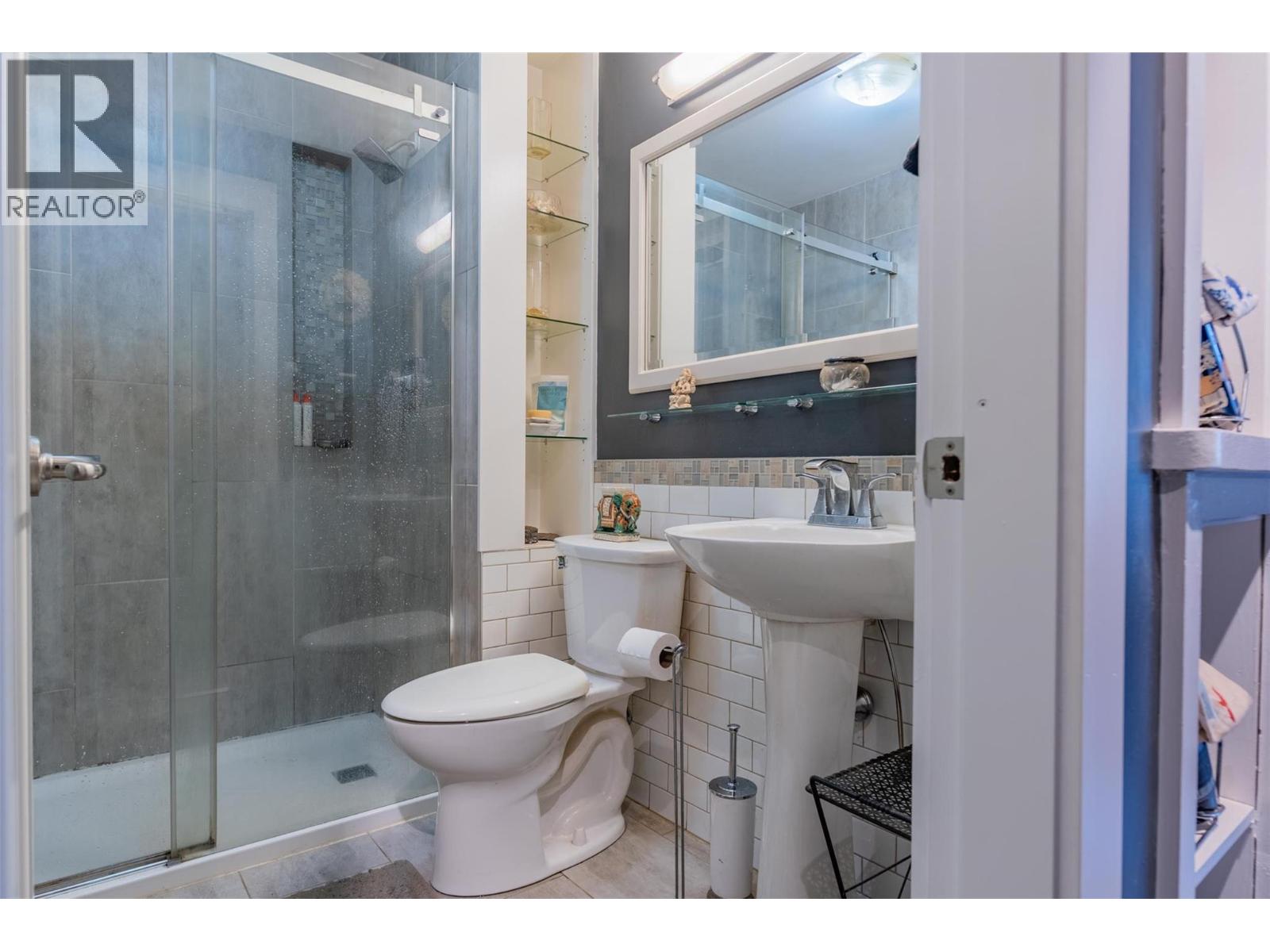 7460 Highway 3a, Balfour, British Columbia  V1L 7E9 - Photo 33 - 10366034