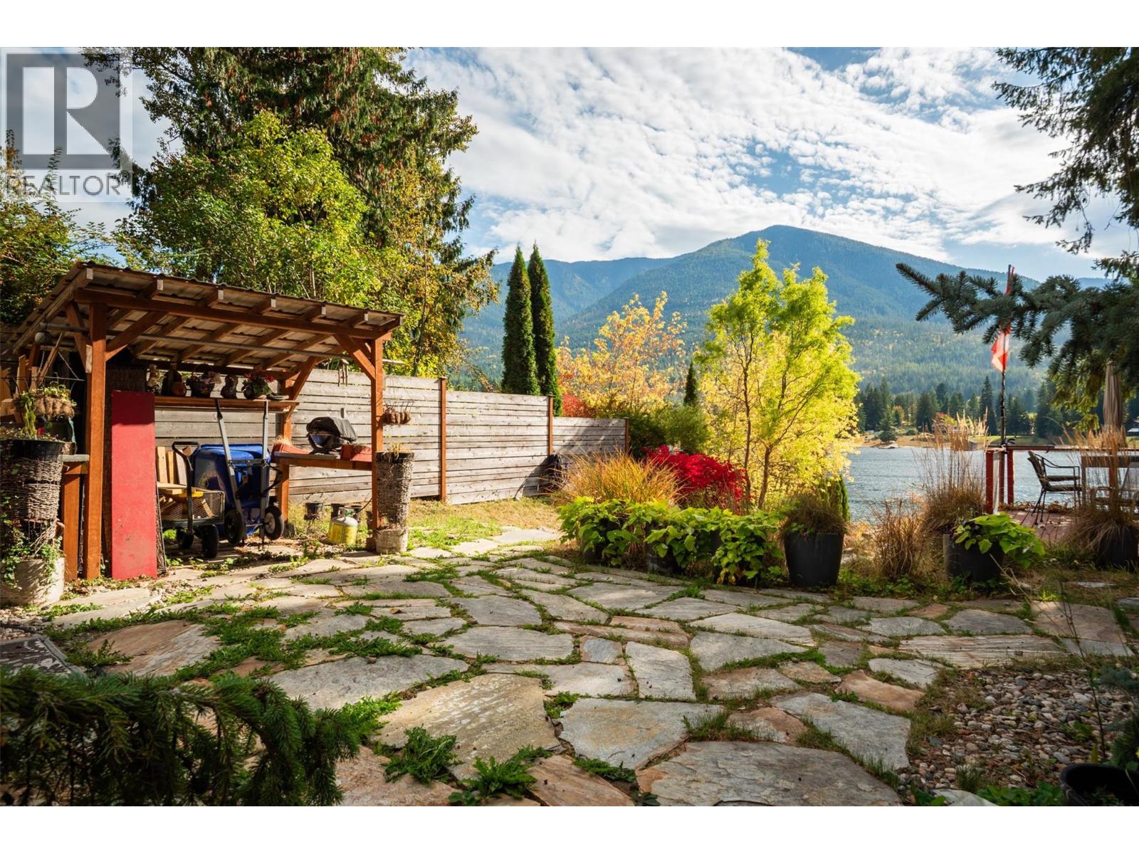 7460 Highway 3a, Balfour, British Columbia  V1L 7E9 - Photo 9 - 10366034