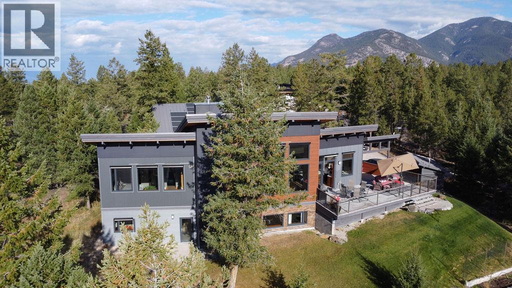 2160 Kootenay 3 Road, Windermere, British Columbia  V0B 2L1 - Photo 1 - 10365806