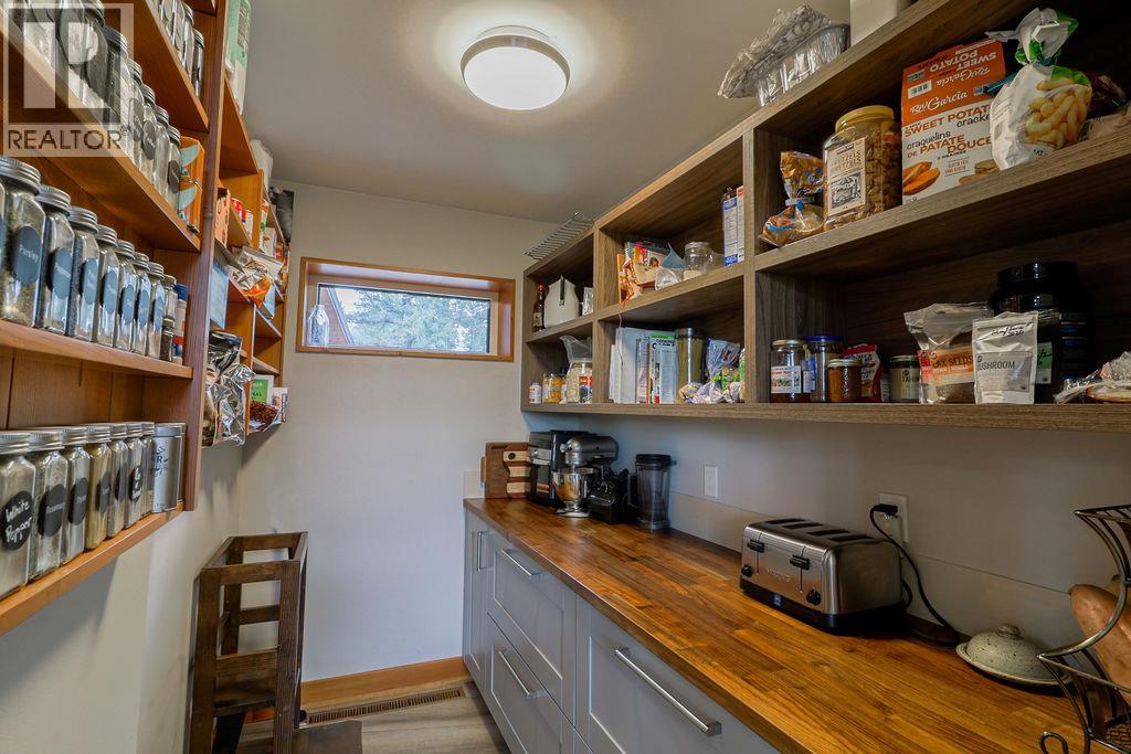 2160 Kootenay 3 Road, Windermere, British Columbia  V0B 2L1 - Photo 12 - 10365806