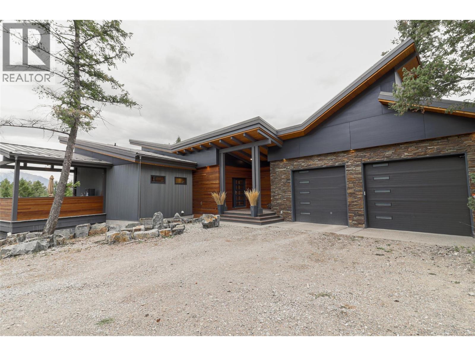 2160 Kootenay 3 Road, Windermere, British Columbia  V0B 2L1 - Photo 3 - 10365806