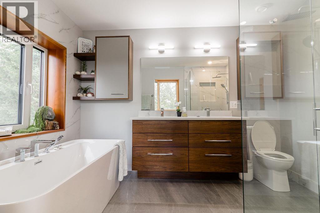 2160 Kootenay 3 Road, Windermere, British Columbia  V0B 2L1 - Photo 37 - 10365806