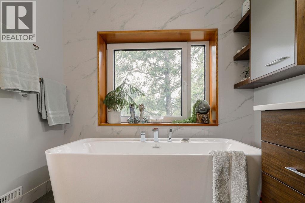 2160 Kootenay 3 Road, Windermere, British Columbia  V0B 2L1 - Photo 40 - 10365806