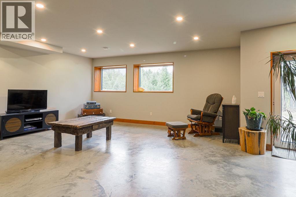 2160 Kootenay 3 Road, Windermere, British Columbia  V0B 2L1 - Photo 47 - 10365806