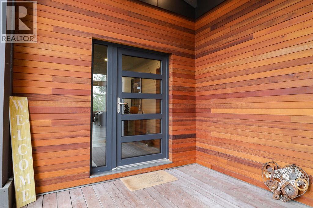 2160 Kootenay 3 Road, Windermere, British Columbia  V0B 2L1 - Photo 5 - 10365806