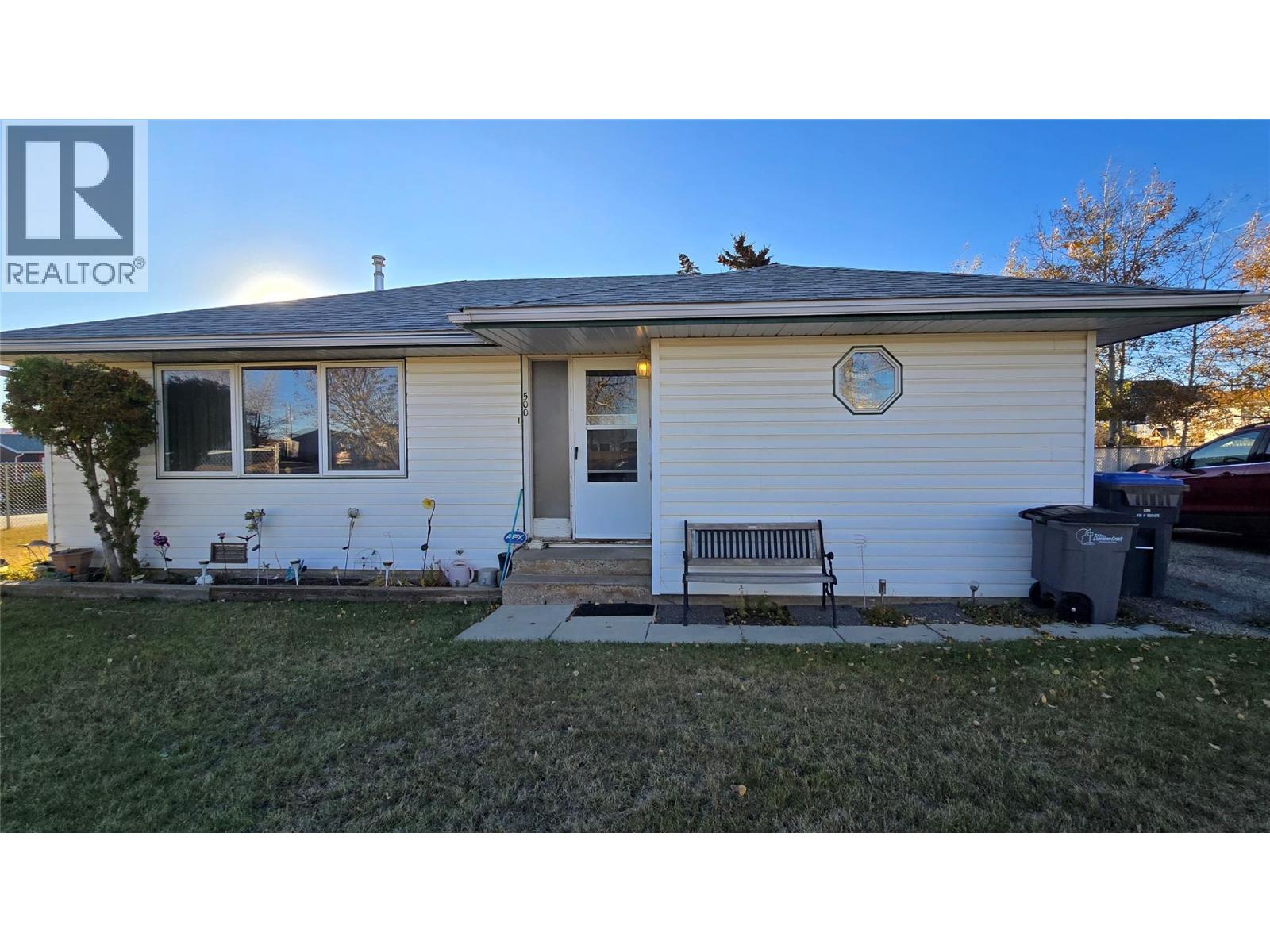 500 97a Avenue, Dawson Creek, British Columbia  V1G 1R1 - Photo 1 - 10366119