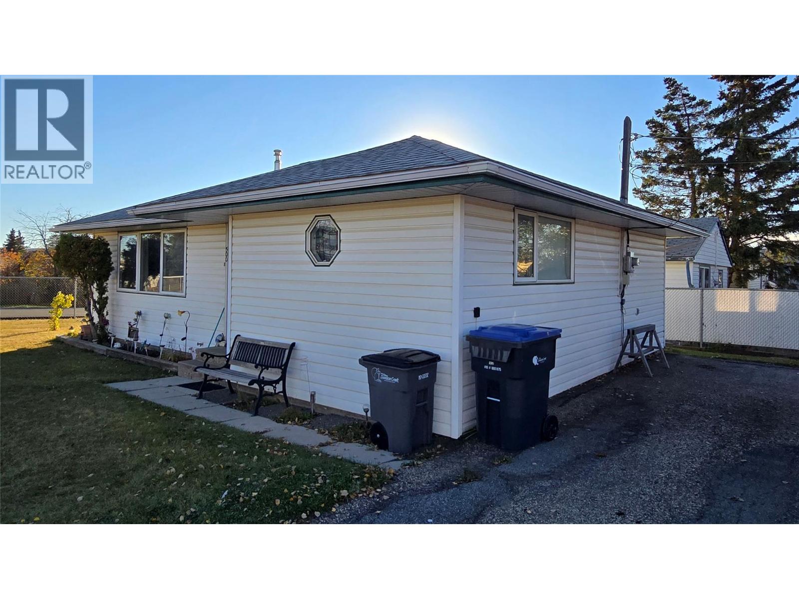 500 97a Avenue, Dawson Creek, British Columbia  V1G 1R1 - Photo 2 - 10366119