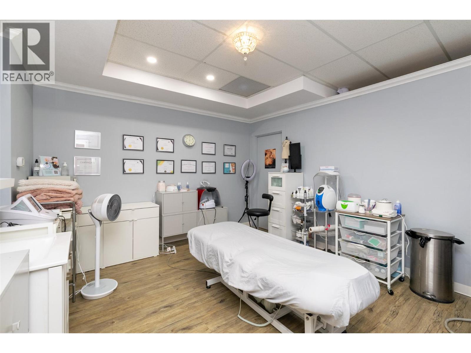 261 Alexander Street Ne, Salmon Arm, British Columbia  V1E 4N3 - Photo 14 - 10366096