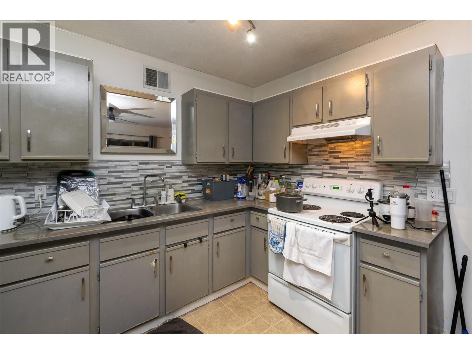 261 Alexander Street Ne, Salmon Arm, British Columbia  V1E 4N3 - Photo 26 - 10366096