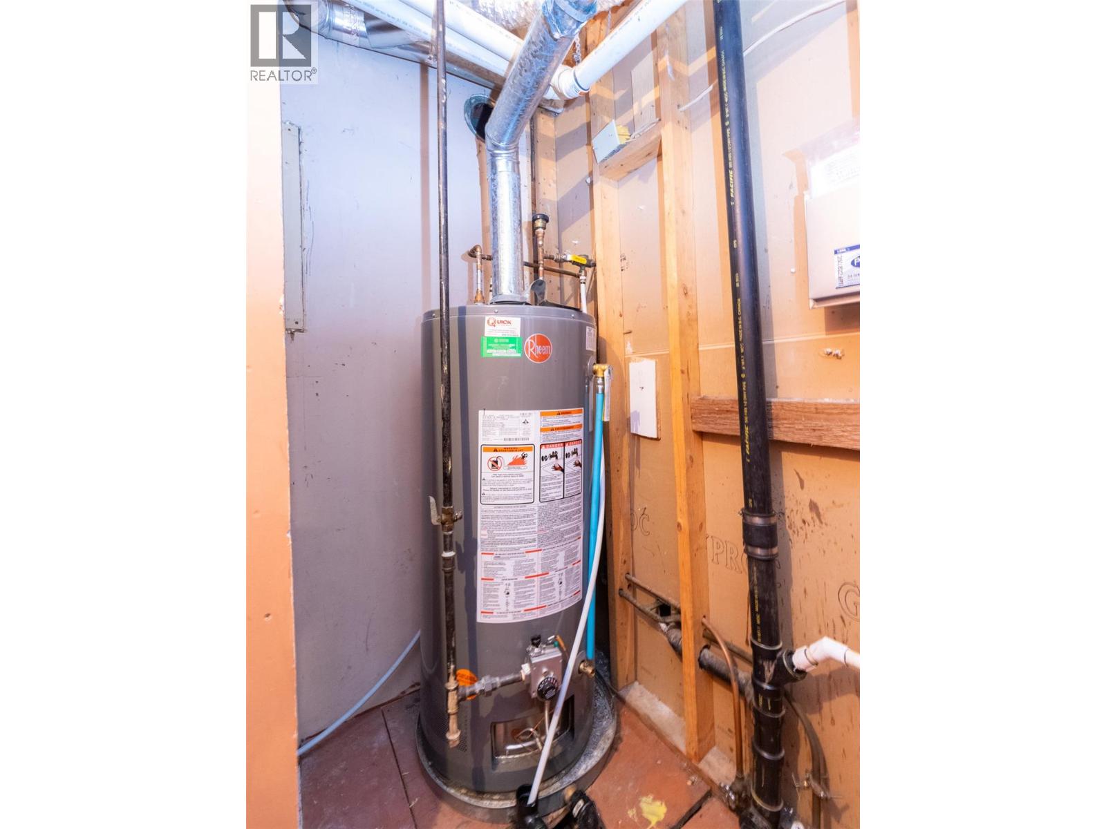 261 Alexander Street Ne, Salmon Arm, British Columbia  V1E 4N3 - Photo 37 - 10366096