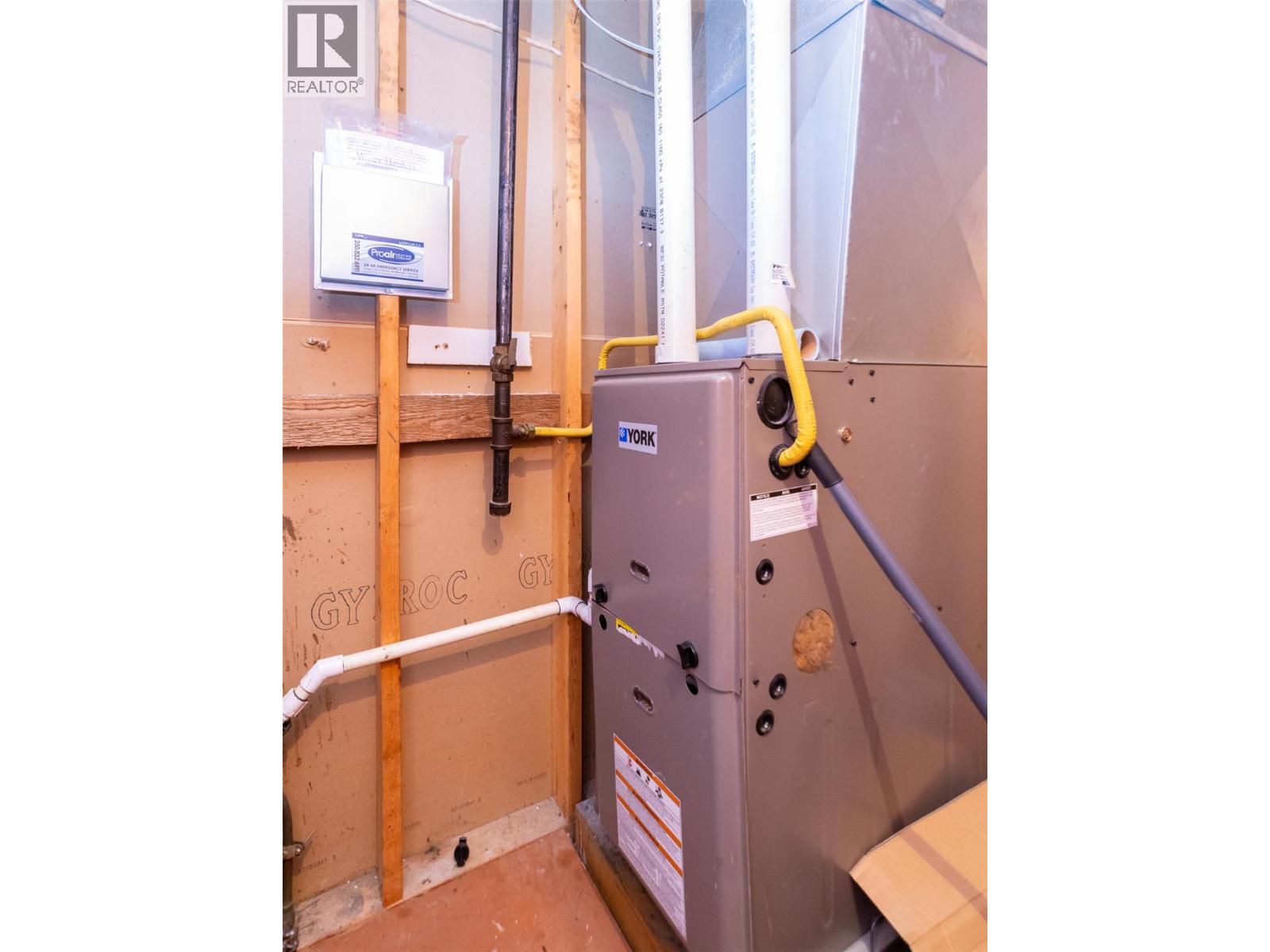 261 Alexander Street Ne, Salmon Arm, British Columbia  V1E 4N3 - Photo 38 - 10366096