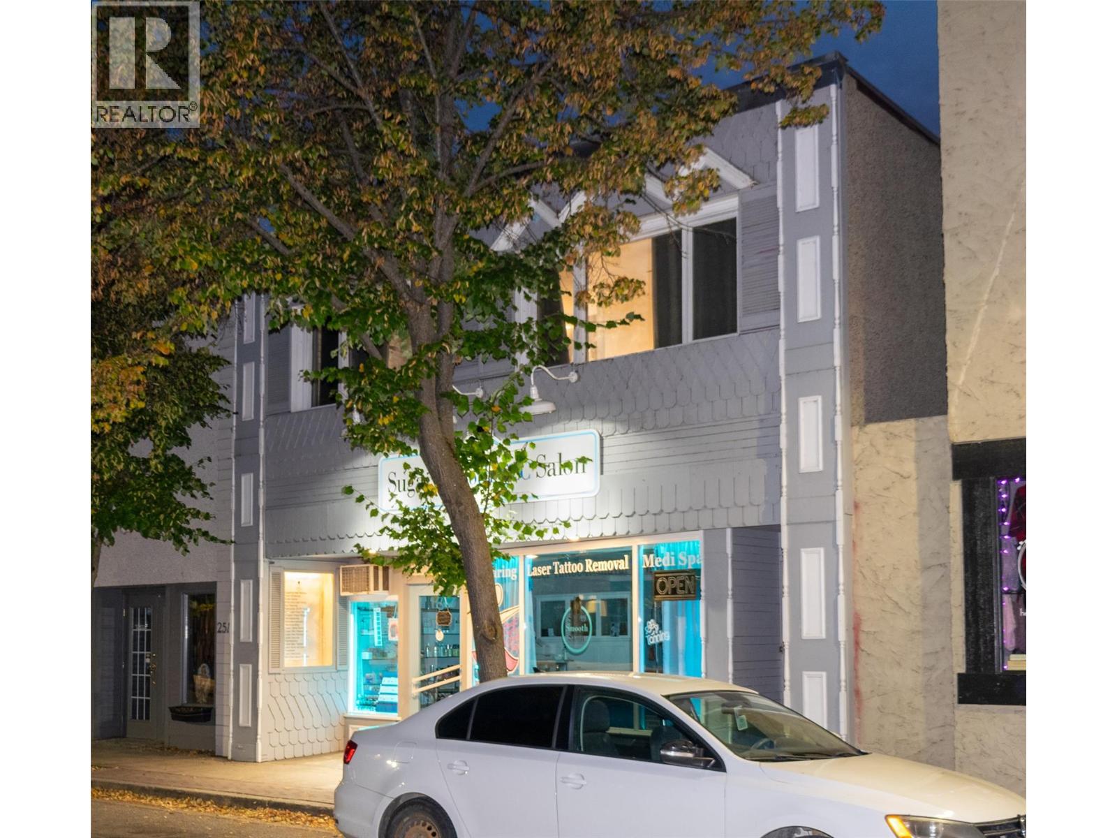 261 Alexander Street Ne, Salmon Arm, British Columbia  V1E 4N3 - Photo 4 - 10366096