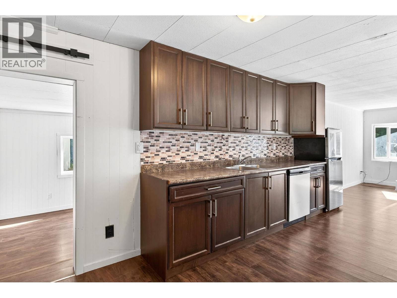 888 Barriere Lakes Road, Barriere, British Columbia  V0E 1E1 - Photo 11 - 10365012