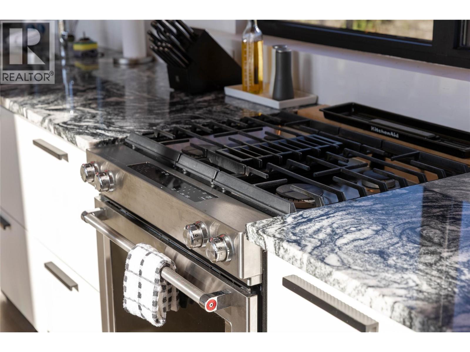 1950 Sidmouth Road, Revelstoke, British Columbia  V0E 2S0 - Photo 21 - 10365838